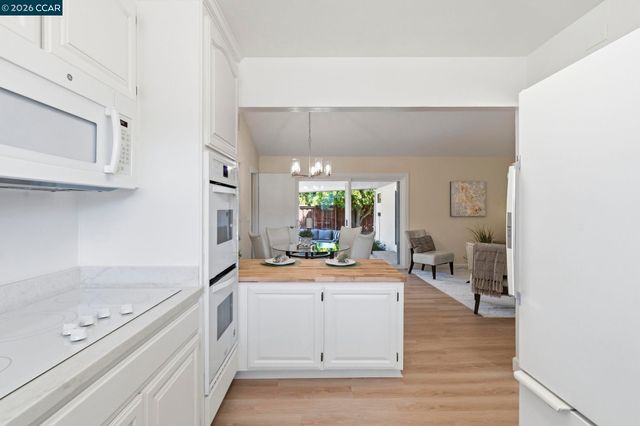 1748 Elmhurst Ln, Concord, CA 94521