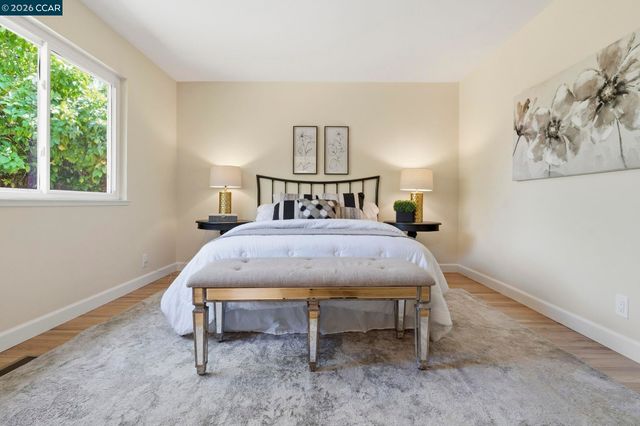 1748 Elmhurst Ln, Concord, CA 94521