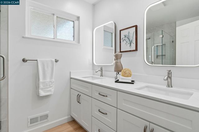1748 Elmhurst Ln, Concord, CA 94521