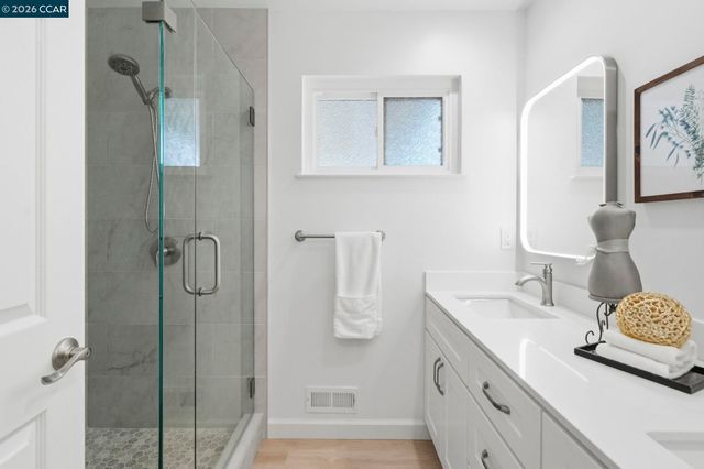 1748 Elmhurst Ln, Concord, CA 94521
