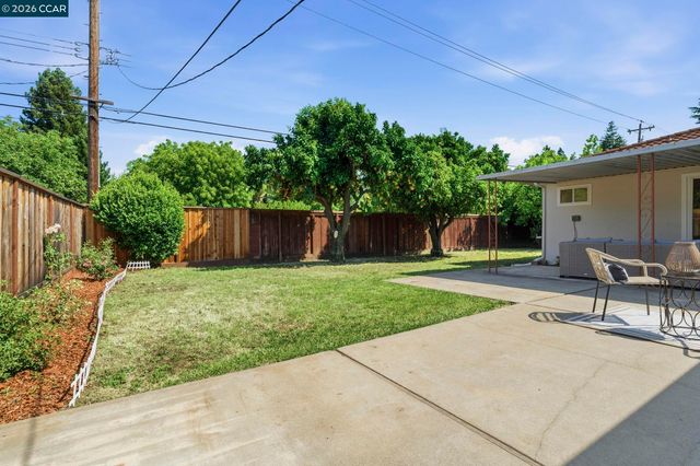 1748 Elmhurst Ln, Concord, CA 94521