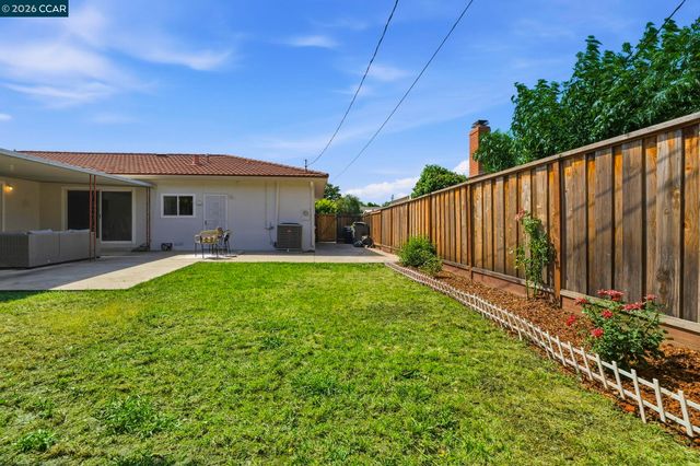 1748 Elmhurst Ln, Concord, CA 94521