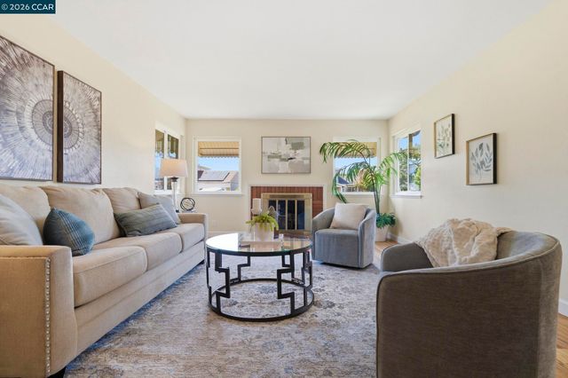 1748 Elmhurst Ln, Concord, CA 94521