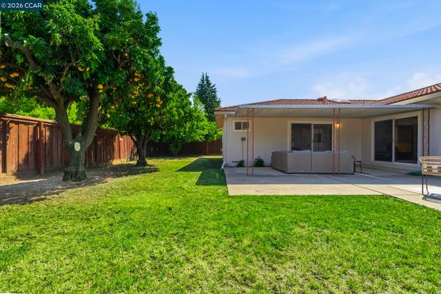 1748 Elmhurst Ln, Concord, CA 94521