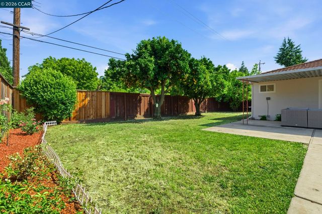 1748 Elmhurst Ln, Concord, CA 94521