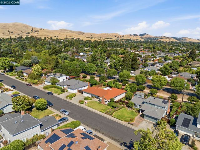 1748 Elmhurst Ln, Concord, CA 94521