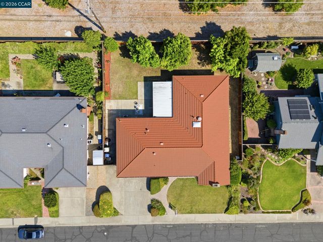 1748 Elmhurst Ln, Concord, CA 94521