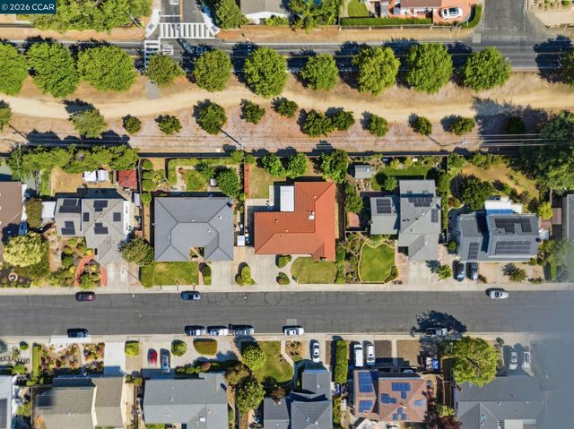 1748 Elmhurst Ln, Concord, CA 94521