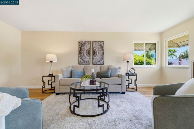 1748 Elmhurst Ln, Concord, CA 94521