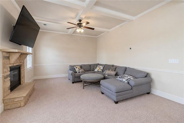 29 Bay Crest Court, Loganville, GA 30052