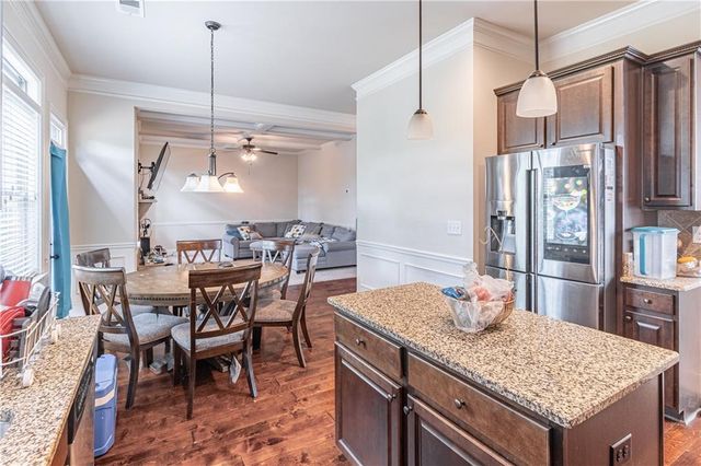 29 Bay Crest Court, Loganville, GA 30052