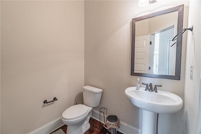 29 Bay Crest Court, Loganville, GA 30052