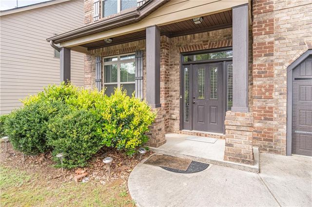 29 Bay Crest Court, Loganville, GA 30052