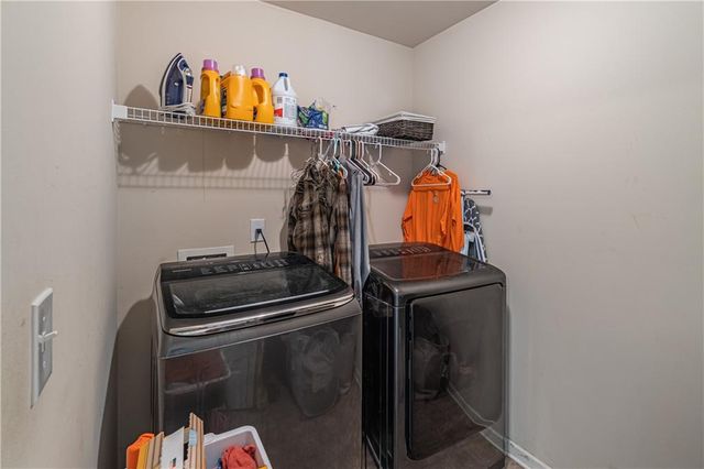 29 Bay Crest Court, Loganville, GA 30052