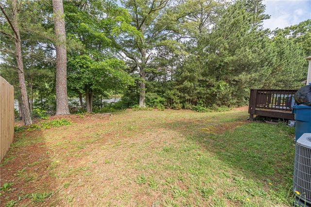 29 Bay Crest Court, Loganville, GA 30052