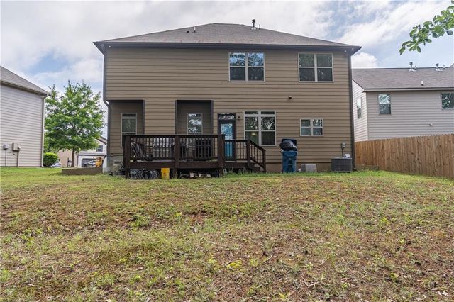 29 Bay Crest Court, Loganville, GA 30052