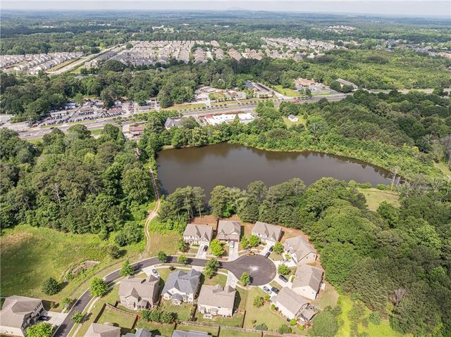 29 Bay Crest Court, Loganville, GA 30052