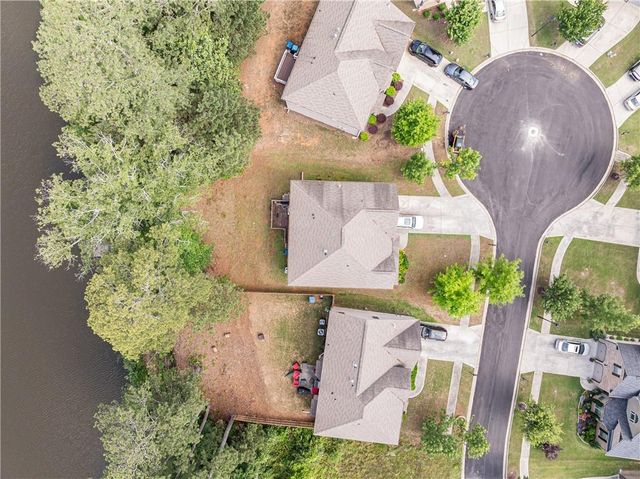 29 Bay Crest Court, Loganville, GA 30052