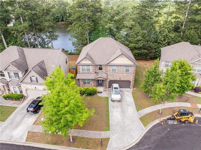 29 Bay Crest Court, Loganville, GA 30052