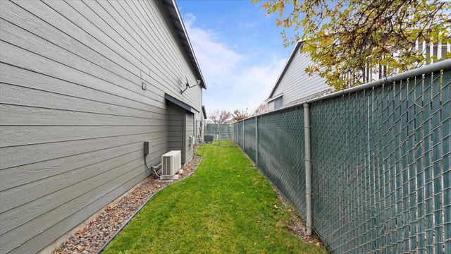 2327 N Rhode Island, Kennewick, WA 99336