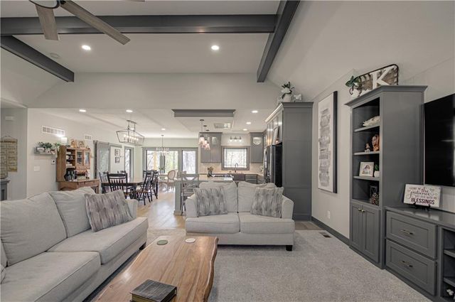 2144 Crooked Creek Drive, Kearney, MO 64060