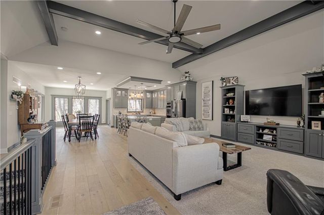 2144 Crooked Creek Drive, Kearney, MO 64060
