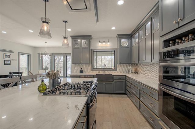 2144 Crooked Creek Drive, Kearney, MO 64060
