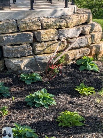 2144 Crooked Creek Drive, Kearney, MO 64060