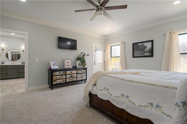 2144 Crooked Creek Drive, Kearney, MO 64060
