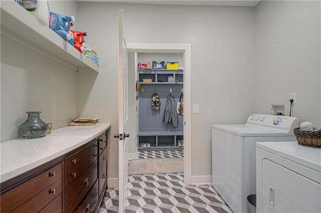 2144 Crooked Creek Drive, Kearney, MO 64060