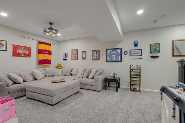 2144 Crooked Creek Drive, Kearney, MO 64060