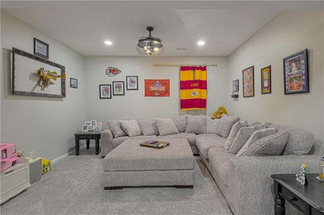 2144 Crooked Creek Drive, Kearney, MO 64060