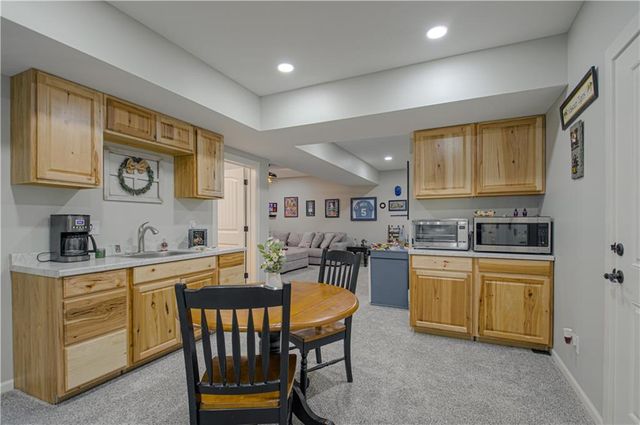 2144 Crooked Creek Drive, Kearney, MO 64060