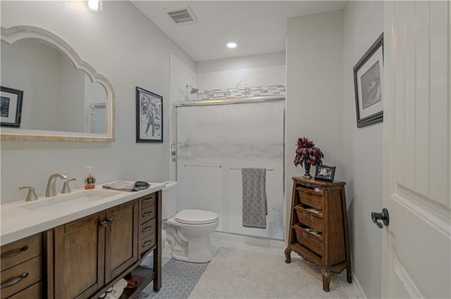 2144 Crooked Creek Drive, Kearney, MO 64060