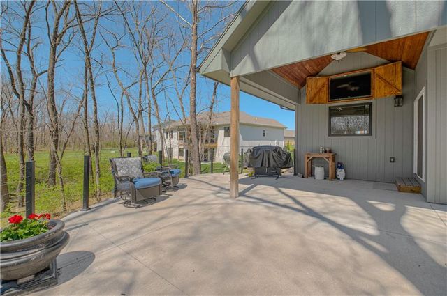 2144 Crooked Creek Drive, Kearney, MO 64060