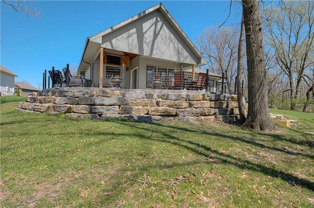 2144 Crooked Creek Drive, Kearney, MO 64060
