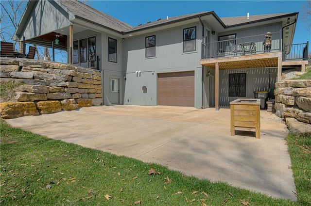 2144 Crooked Creek Drive, Kearney, MO 64060