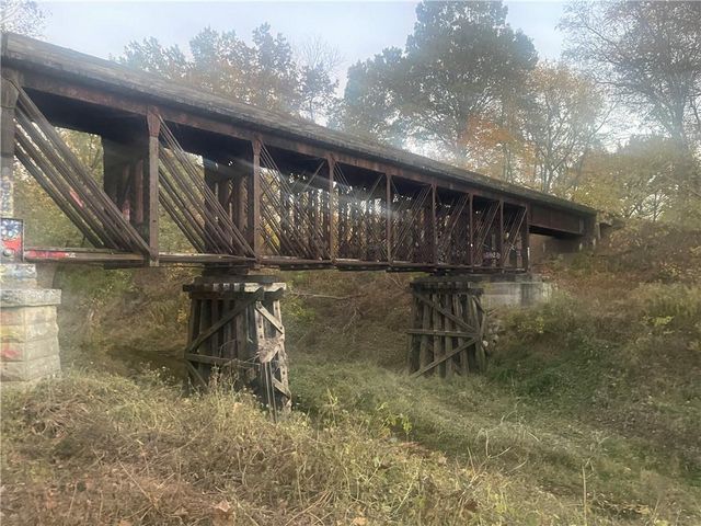 2144 Crooked Creek Drive, Kearney, MO 64060