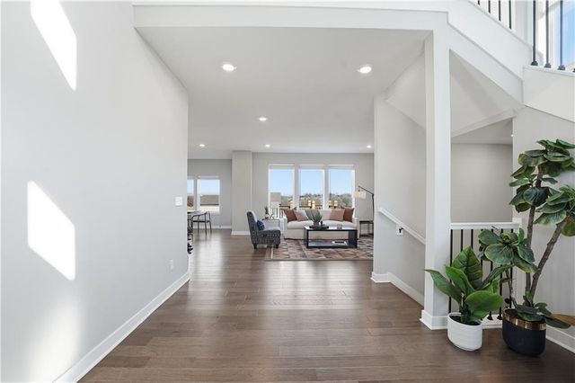 9031 SW 5th Street, Blue Springs, MO 64064