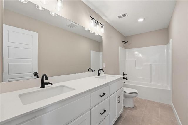 9031 SW 5th Street, Blue Springs, MO 64064