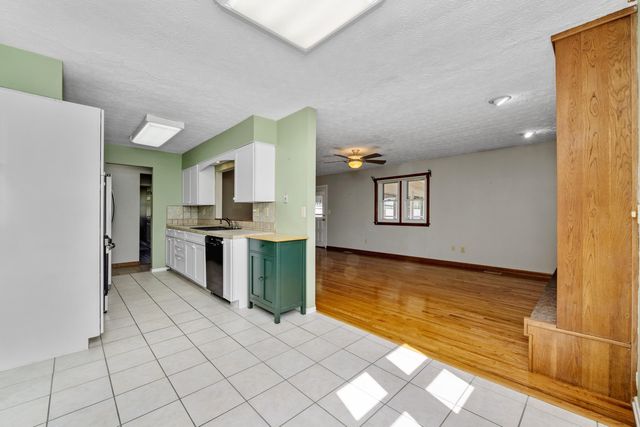 1129 Cayton Road, Florence, KY 41042
