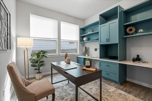 592 Dayridge DR, Dripping Springs, TX 78620