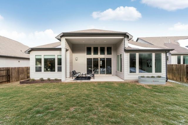 592 Dayridge DR, Dripping Springs, TX 78620