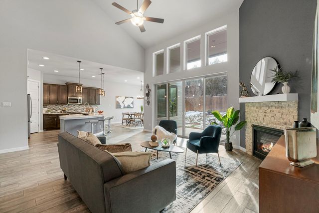 592 Dayridge DR, Dripping Springs, TX 78620