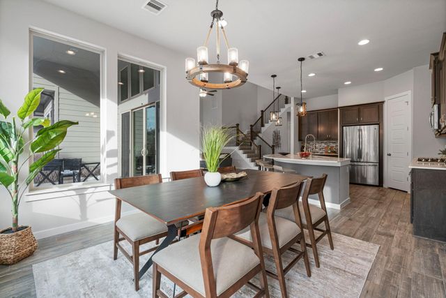 592 Dayridge DR, Dripping Springs, TX 78620