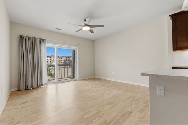 260 Martins Landing Way 202, North Reading, MA 01864
