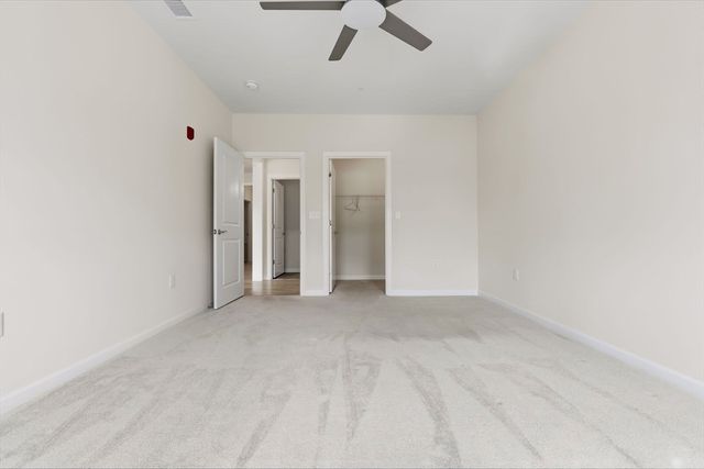 260 Martins Landing Way 202, North Reading, MA 01864