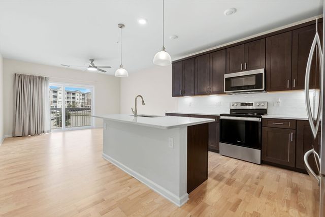 260 Martins Landing Way 202, North Reading, MA 01864