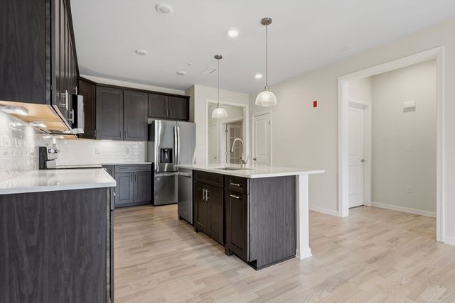 260 Martins Landing Way 202, North Reading, MA 01864