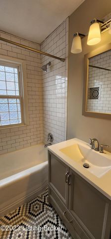 208 Colonial Dr, Louisville, KY 40207